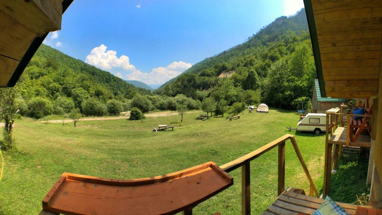 Kamp Vrbnica Hotel Plužine Exterior foto